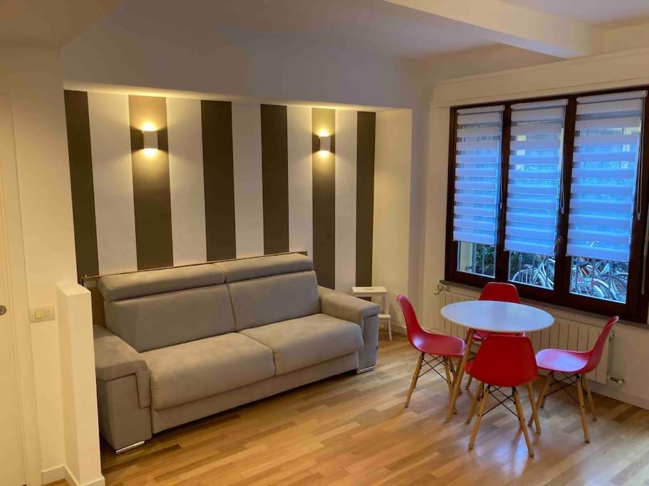 Bilocale Zona Bocconi-Navigli Villa Milan Exterior photo